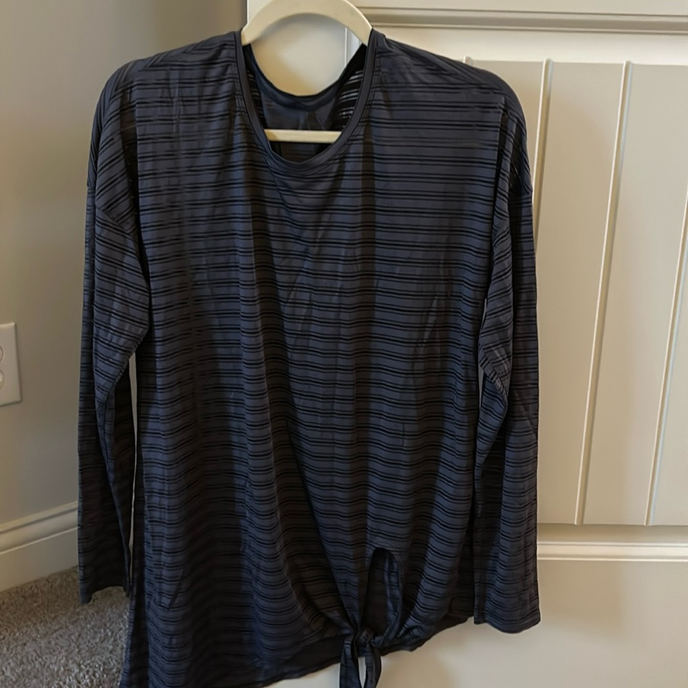 Lululemon Never Worn Really Cute!! - image 1